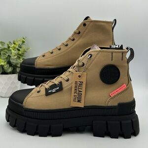 Palladium Women's Revolt Hi TX Green Olive Chunky Platform Boots Size 10 NWT